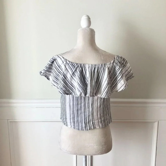 Amante Textured Stripe Off Shoulder Crop Top S - Picture 4 of 5